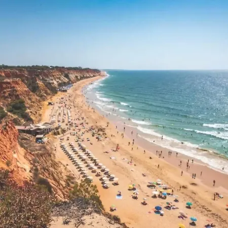 Apartamento T2 Olhos De Agua Apartment *